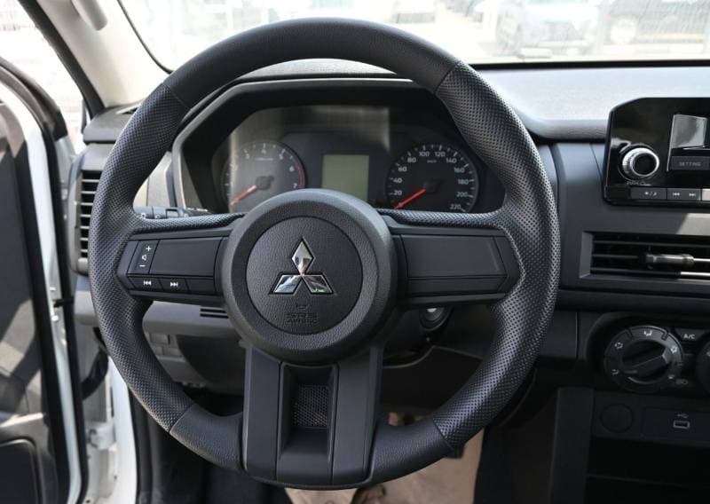 2024 Mitsubishi L200 thumbnail 8