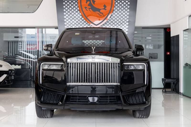 2025 Rolls Royce Cullinan thumbnail 2