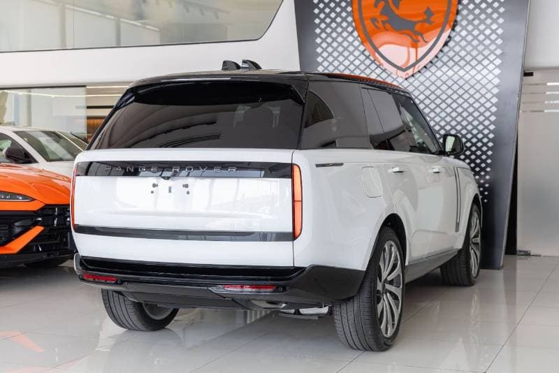 2026 Land Rover Range Rover thumbnail 4