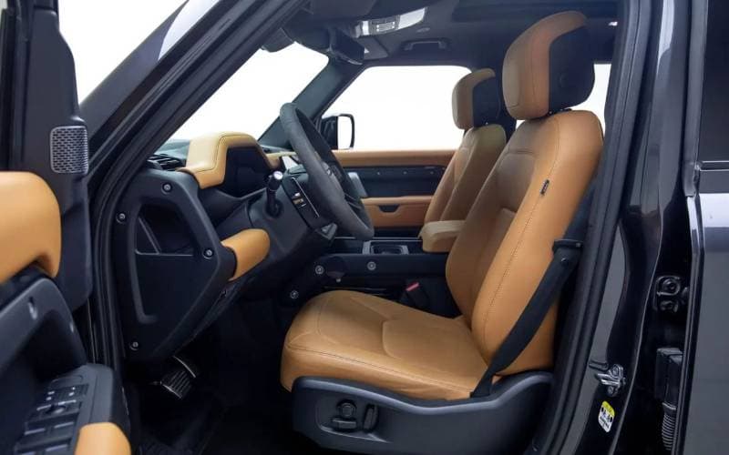 2026 Land Rover Defender 110 thumbnail 9