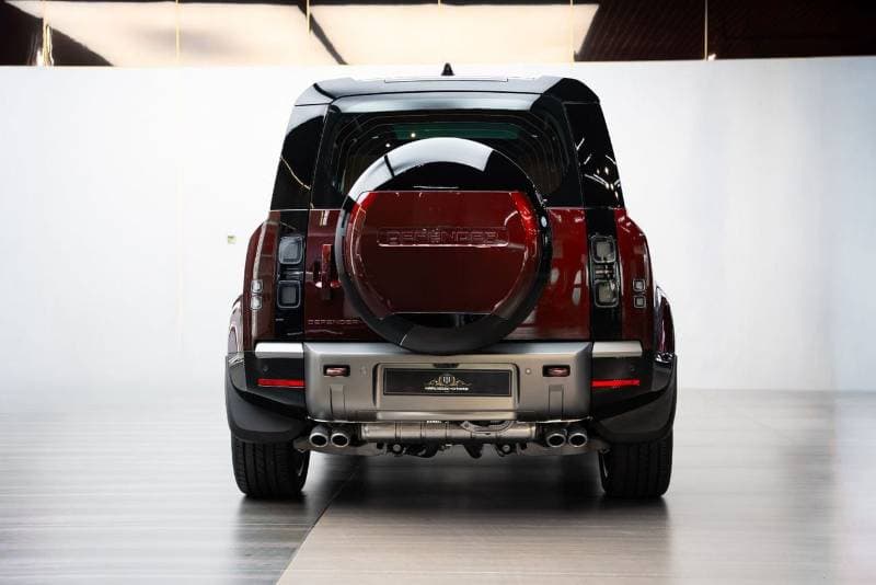 2026 Land Rover Defender 110 thumbnail 5