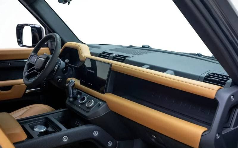 2026 Land Rover Defender 110 thumbnail 10