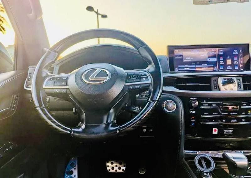 2018 Lexus LX570 thumbnail 9