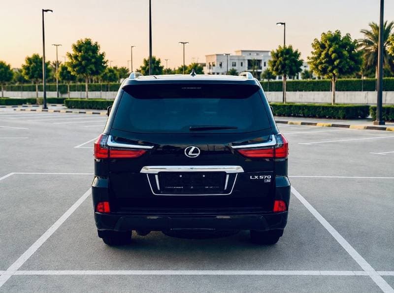 2018 Lexus LX570 thumbnail 6