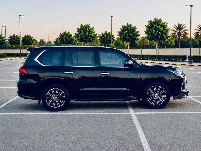 2018 Lexus LX570 thumbnail 4