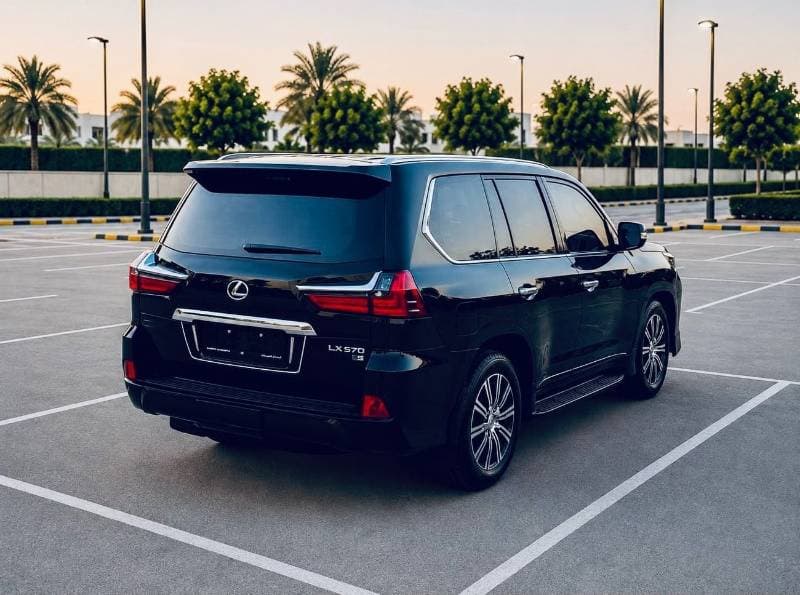 2018 Lexus LX570 thumbnail 3