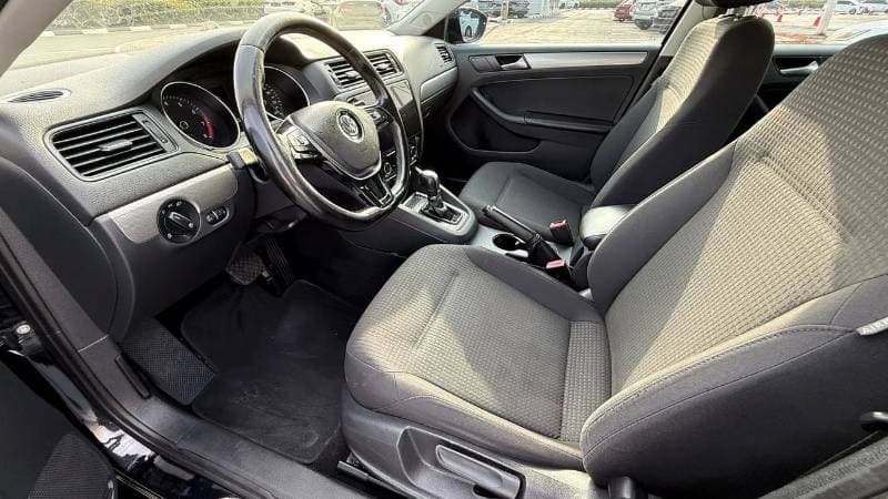 2017 Volkswagen Jetta thumbnail 6