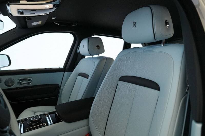 2026 Rolls Royce Cullinan thumbnail 9