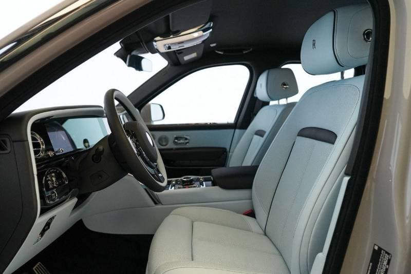 2026 Rolls Royce Cullinan thumbnail 8