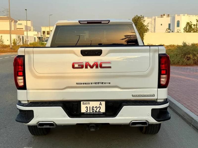2024 GMC Sierra thumbnail 6