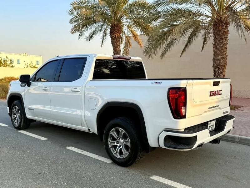 2024 GMC Sierra thumbnail 4