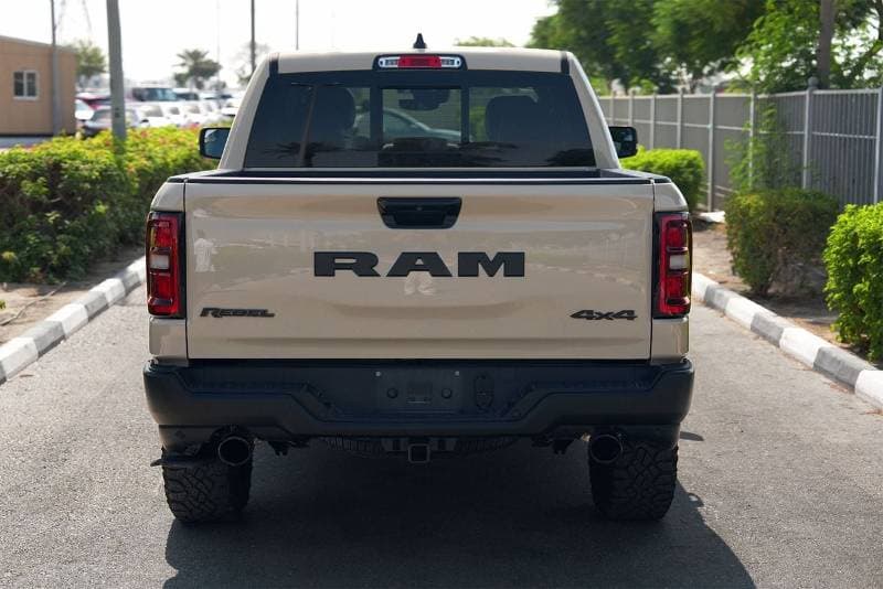2025 RAM 1500 thumbnail 7
