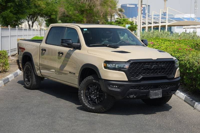 2025 RAM 1500 thumbnail 3