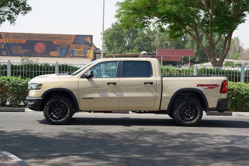 2025 RAM 1500 thumbnail 5