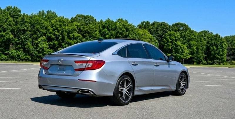 2022 Honda Accord thumbnail 6
