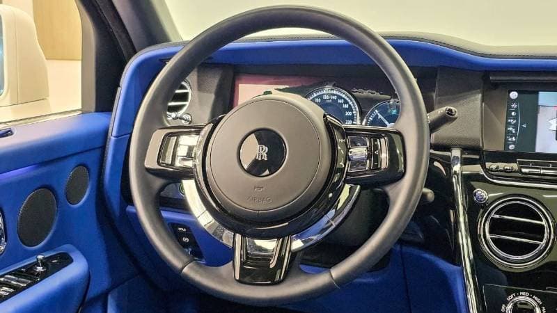 2021 Rolls Royce Cullinan thumbnail 3