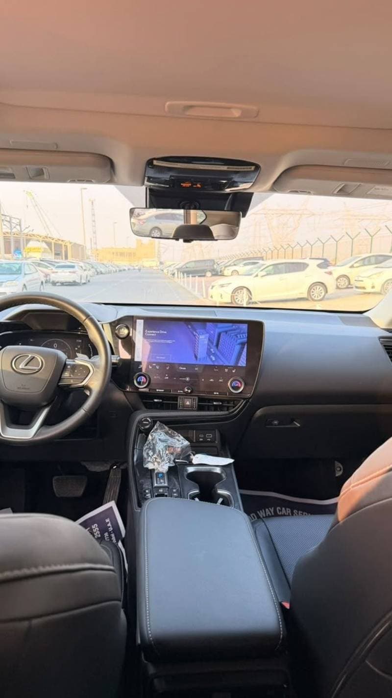 2024 Lexus NX350 thumbnail 5