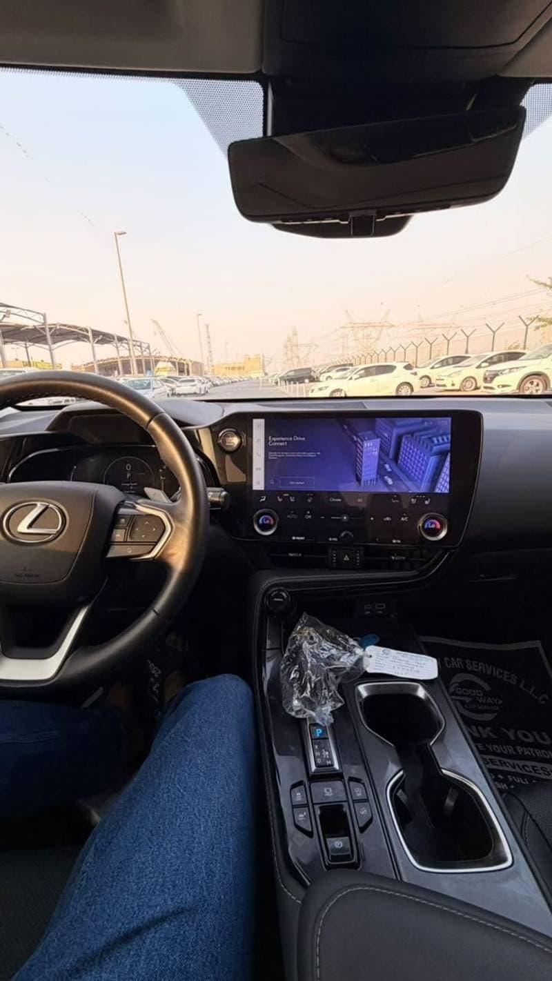 2024 Lexus NX350 thumbnail 6