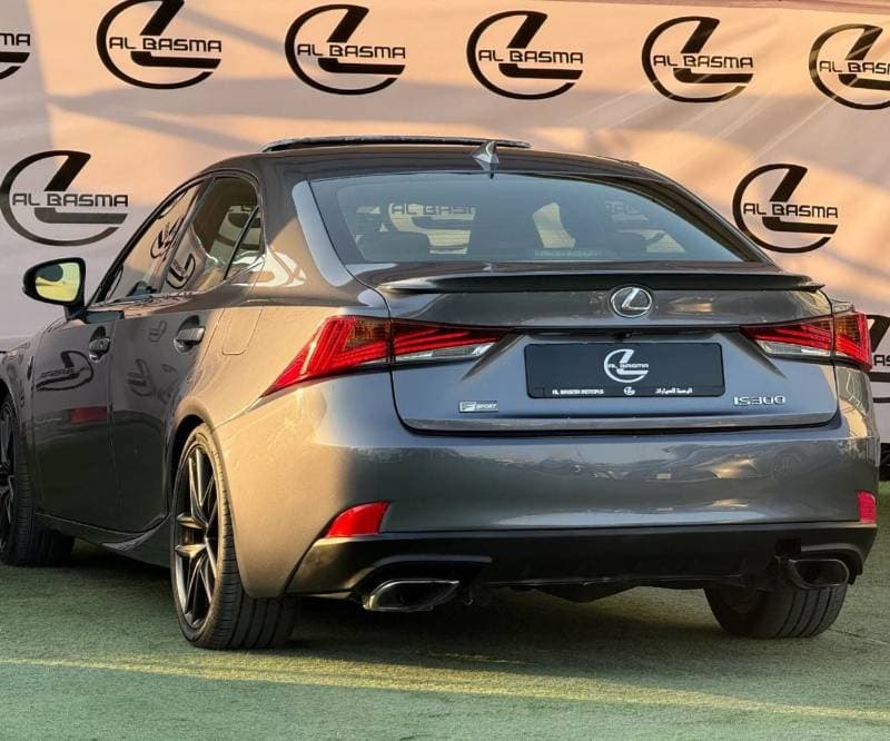 2017 Lexus IS300 thumbnail 4