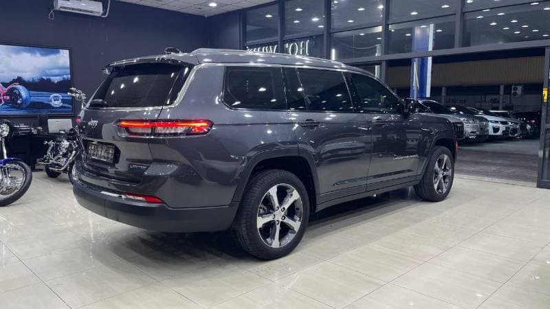 2023 Jeep Grand Cherokee thumbnail 8