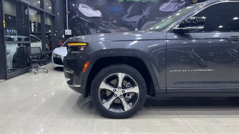 2023 Jeep Grand Cherokee thumbnail 6
