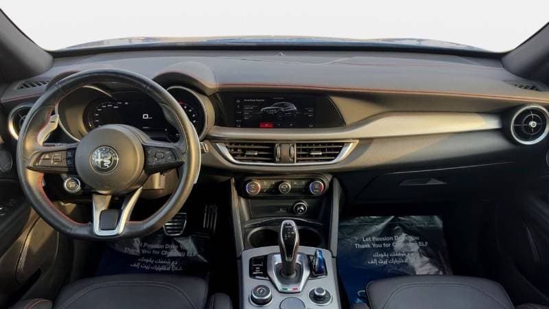 2024 Alfa Romeo Stelvio thumbnail 10