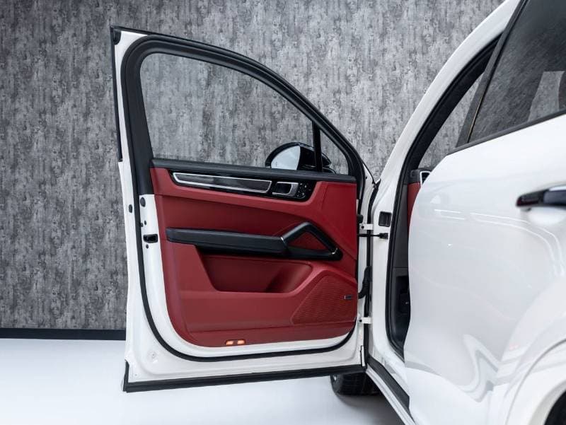 2022 Porsche Cayenne thumbnail 7