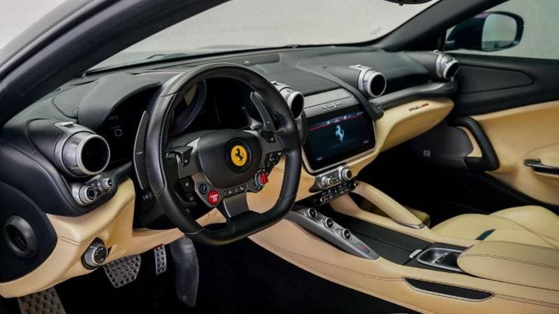 2017 Ferrari GTC4 thumbnail 4