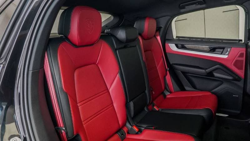 2026 Porsche Cayenne thumbnail 10