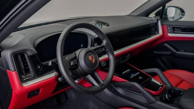 2026 Porsche Cayenne thumbnail 4