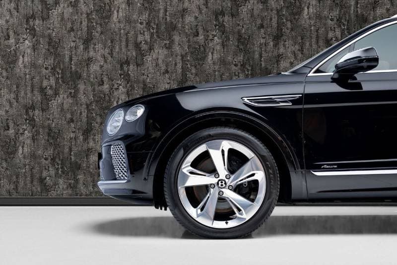2025 Bentley Bentayga thumbnail 6
