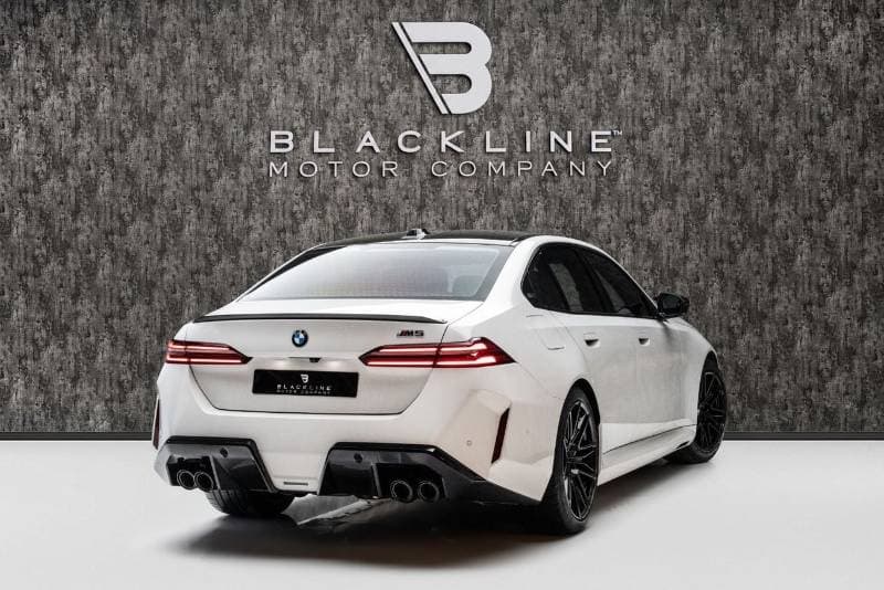 2025 BMW M5 thumbnail 4