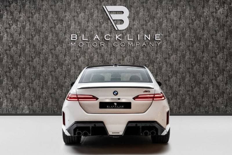2025 BMW M5 thumbnail 5