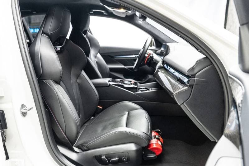 2025 BMW M5 thumbnail 10