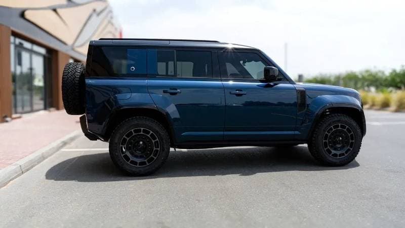 2026 Land Rover Defender thumbnail 7