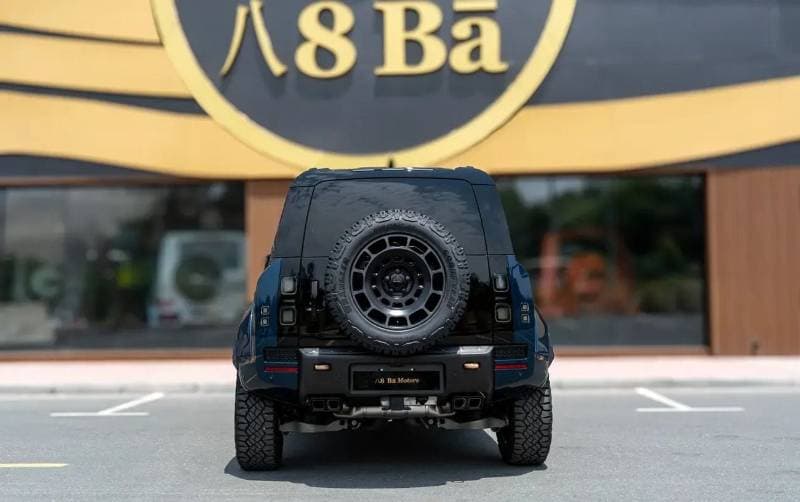 2026 Land Rover Defender thumbnail 4