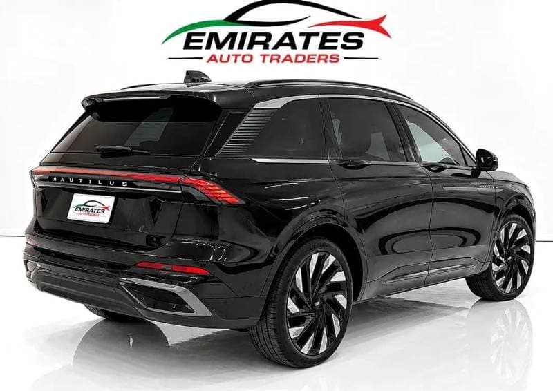 2025 Lincoln Nautilus thumbnail 5