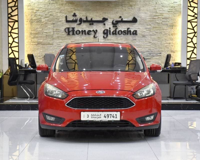 2015 Ford Focus thumbnail 2