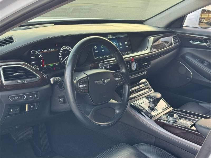 2017 Genesis G90 thumbnail 7