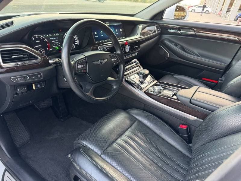 2017 Genesis G90 thumbnail 6