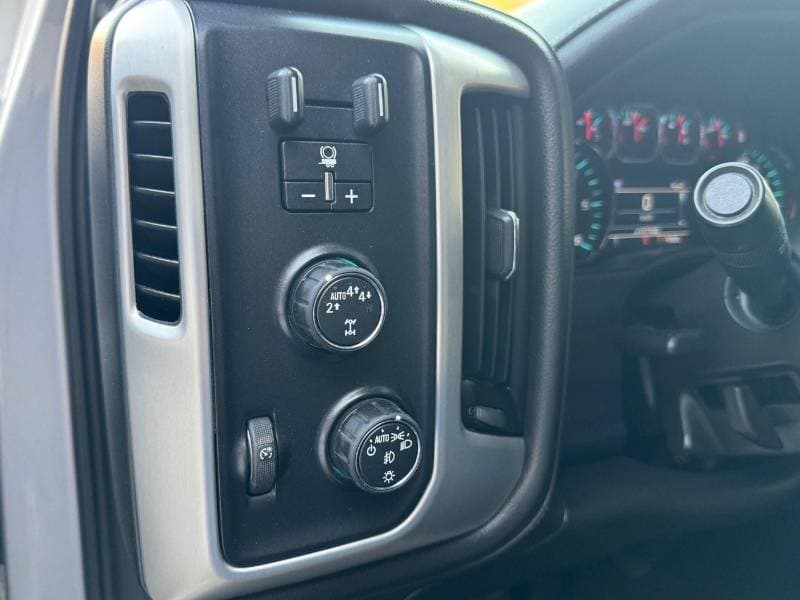 2017 GMC Sierra thumbnail 10