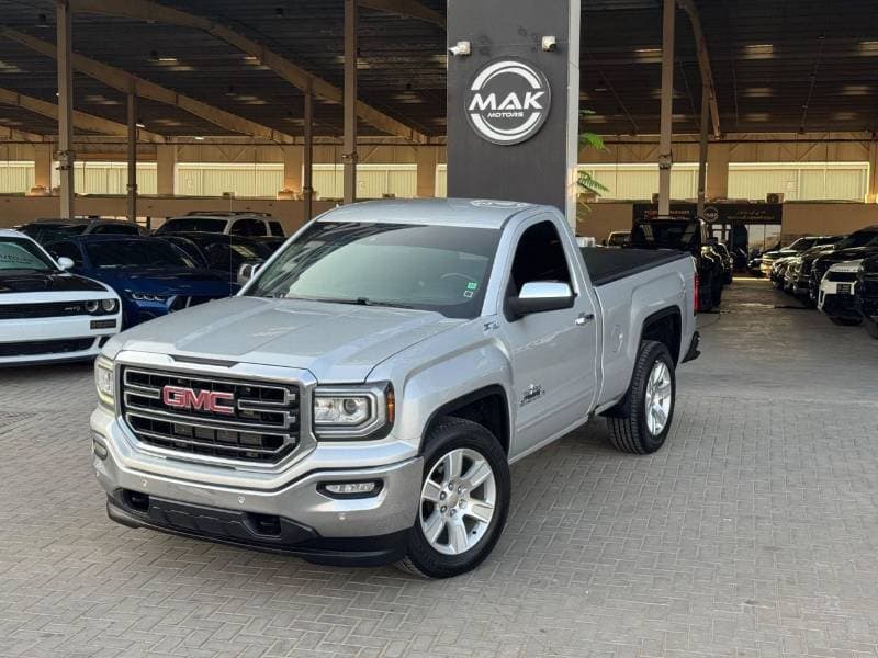 2017 GMC Sierra thumbnail 2