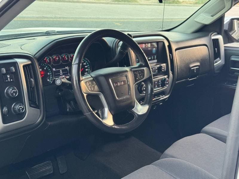 2017 GMC Sierra thumbnail 6