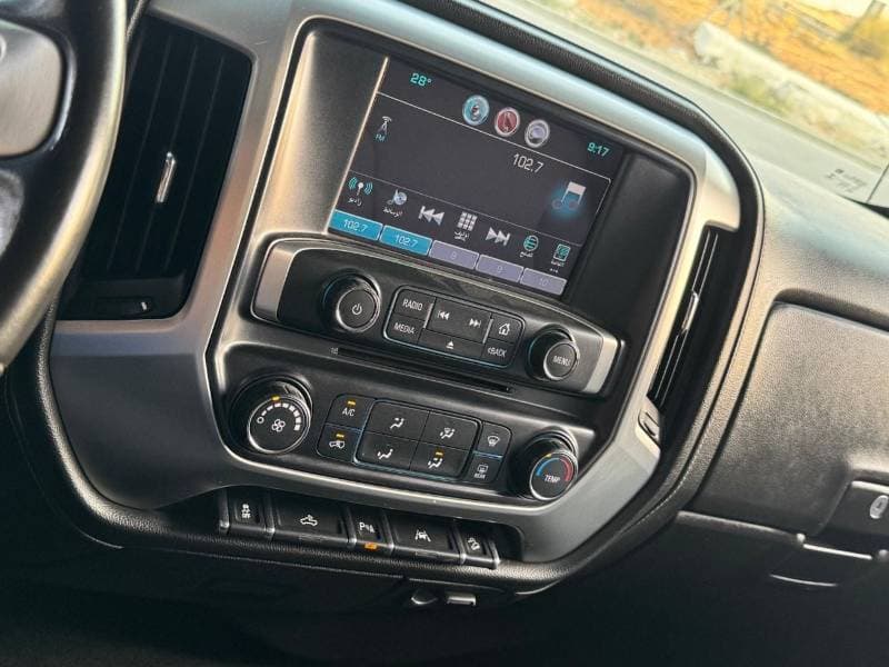 2017 GMC Sierra thumbnail 9