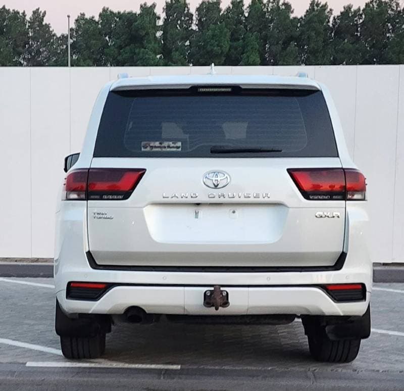 2022 Toyota Land Cruiser thumbnail 3