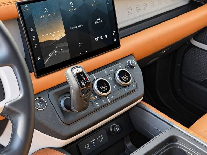 2024 Land Rover Defender 90 thumbnail 8