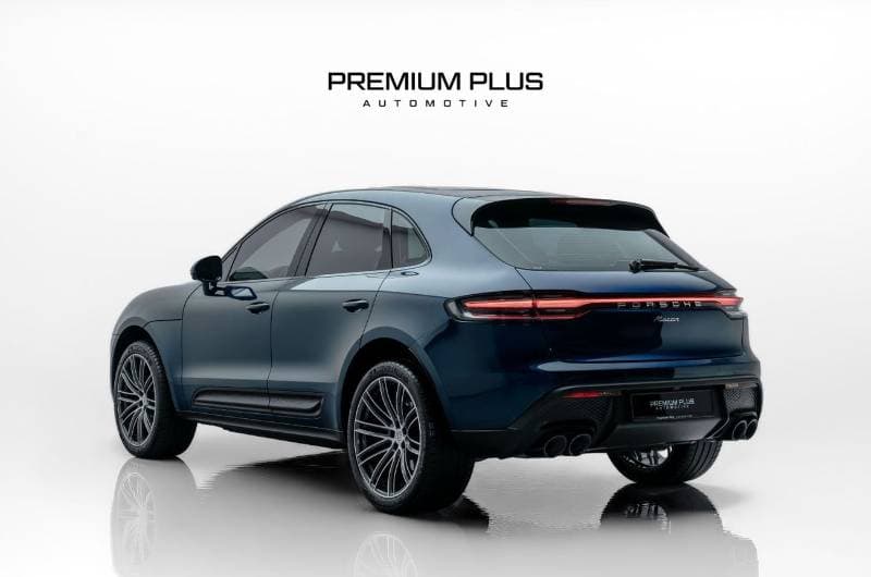 2024 Porsche Macan thumbnail 8