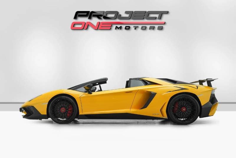2017 Lamborghini Aventador thumbnail 3
