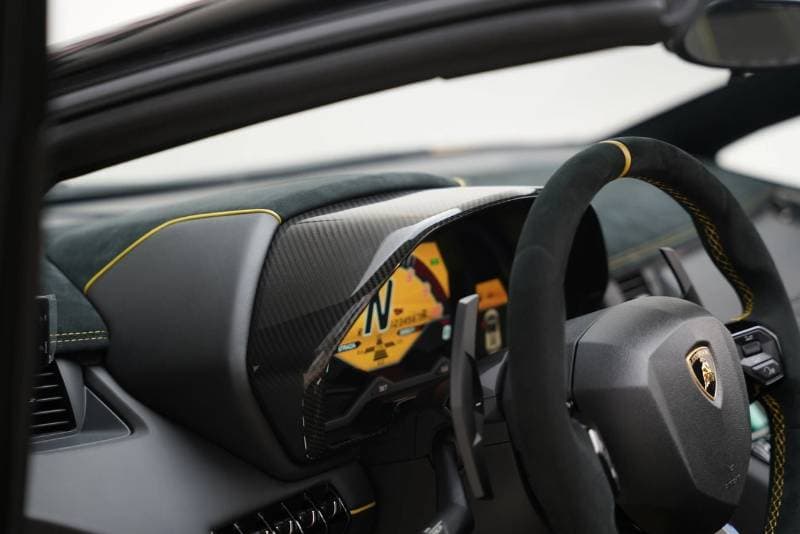 2017 Lamborghini Aventador thumbnail 10