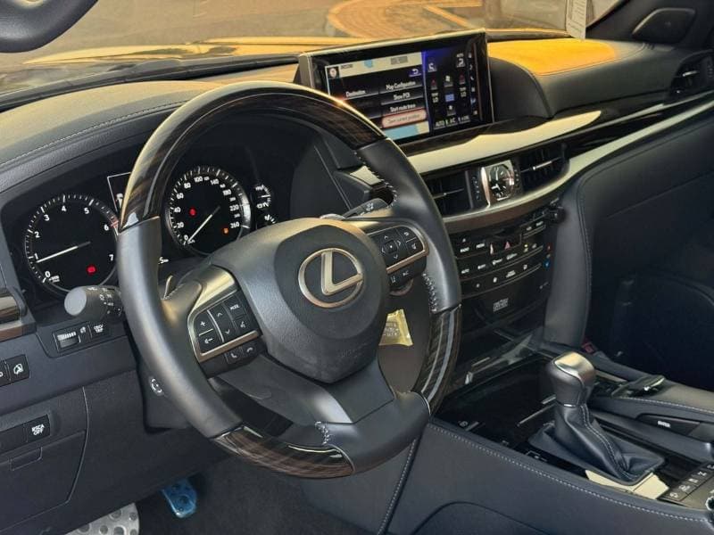 2021 Lexus LX570 thumbnail 6